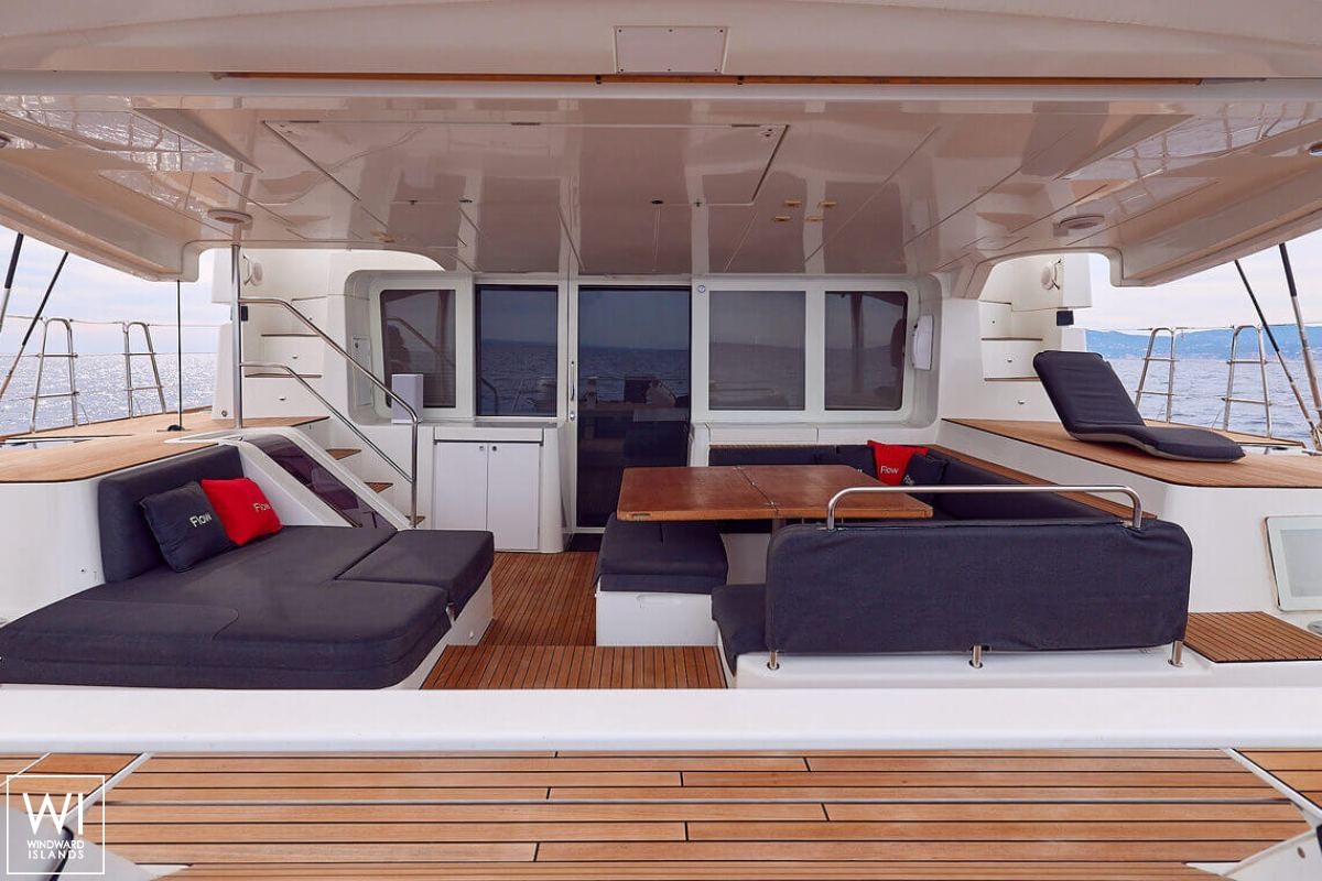 FLOW  Lagoon Catamaran Lagoon 52 Exterior 6