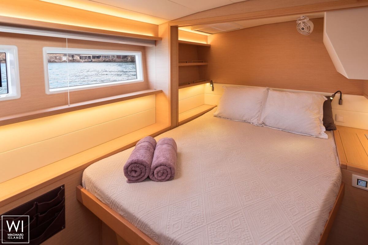 FLOW  Lagoon Catamaran Lagoon 52 Interior 17