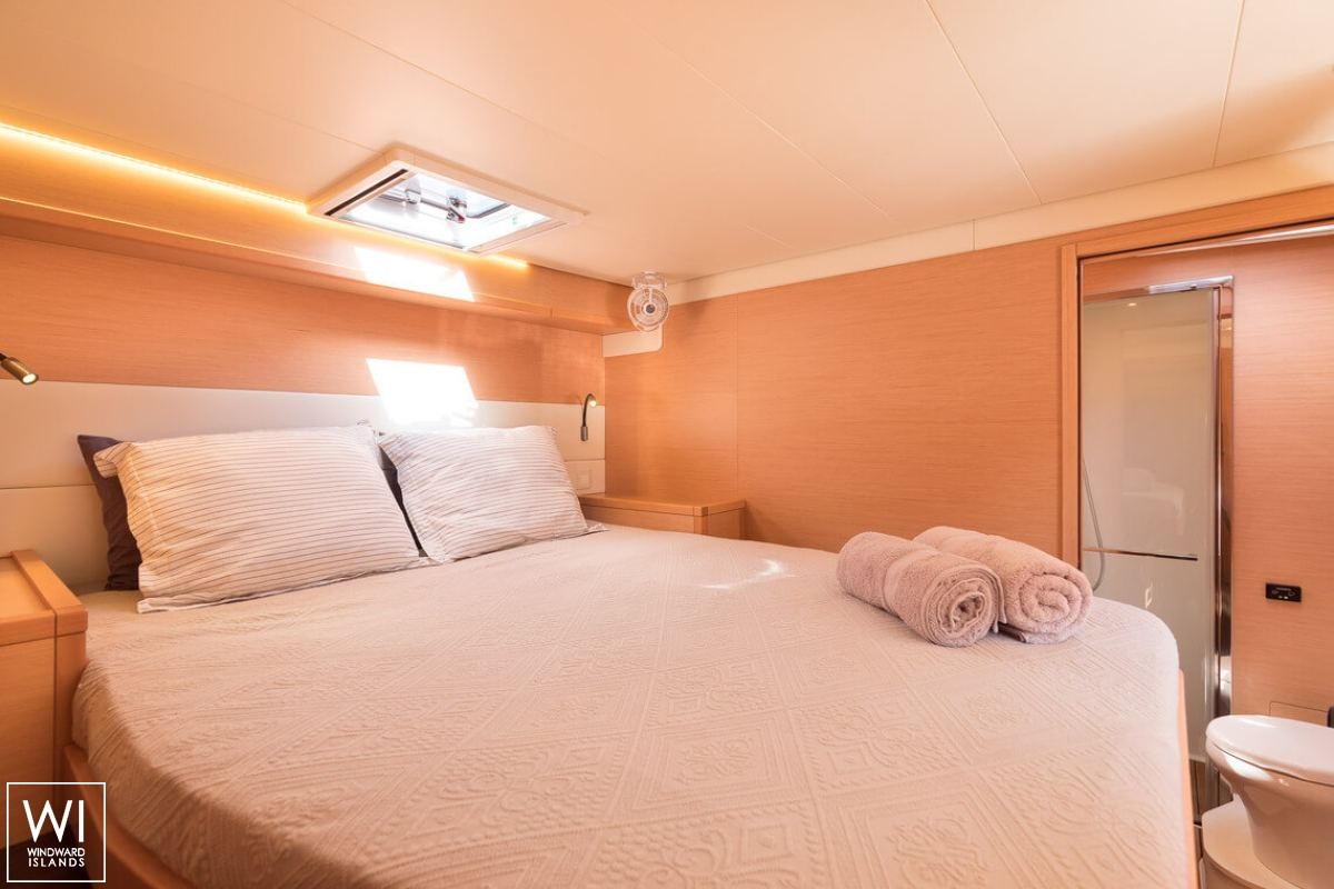 FLOW  Lagoon Catamaran Lagoon 52 Interior 18