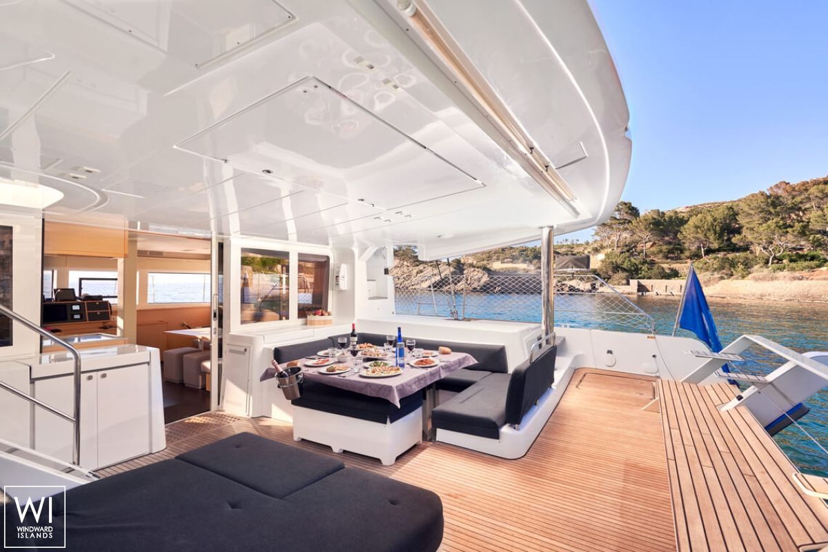 FLOW  Lagoon Catamaran Lagoon 52 Exterior 14