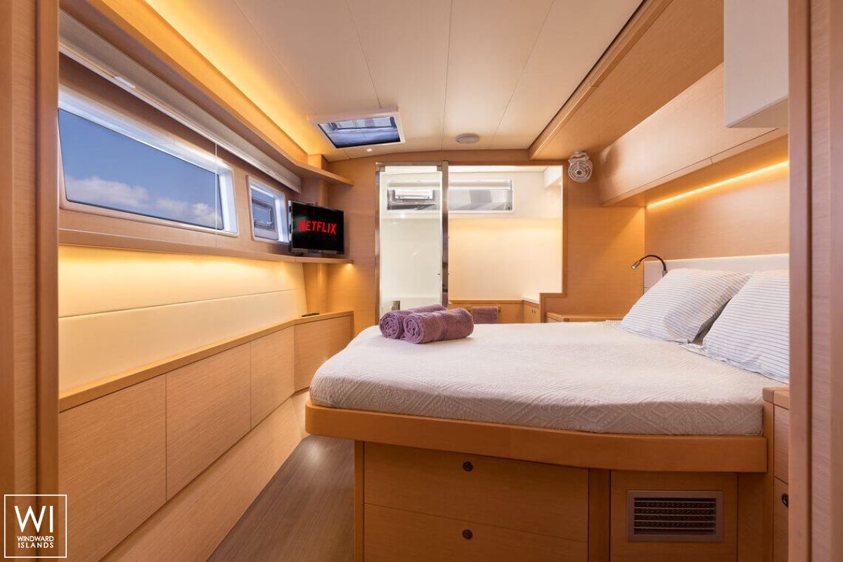 FLOW  Lagoon Catamaran Lagoon 52 Interior 20