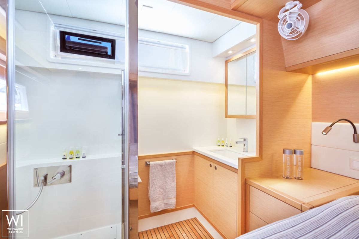 FLOW  Lagoon Catamaran Lagoon 52 Interior 21