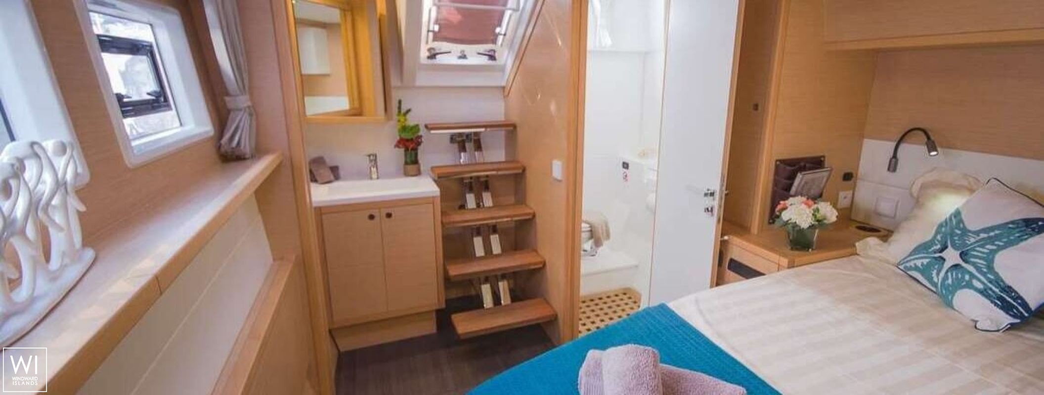 Lucky Clover  Lagoon Catamaran Lagoon 52 Interior 25