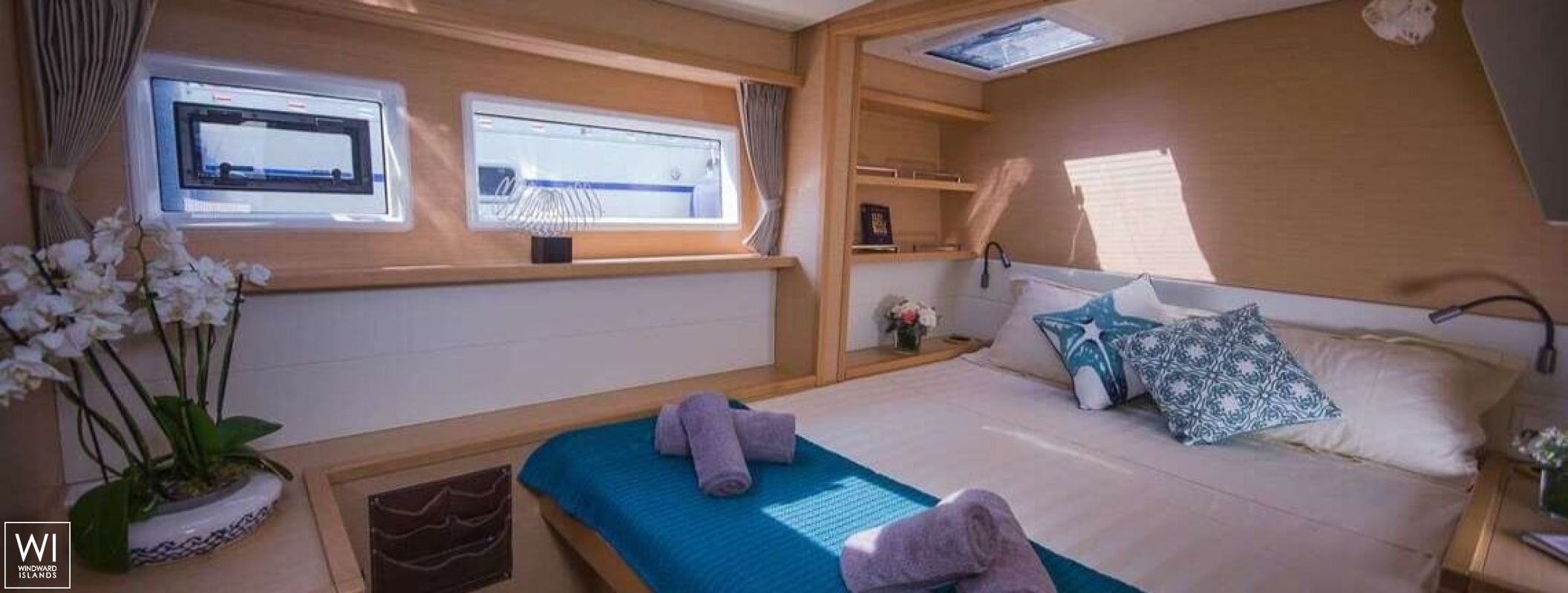 Lucky Clover  Lagoon Catamaran Lagoon 52 Interior 26
