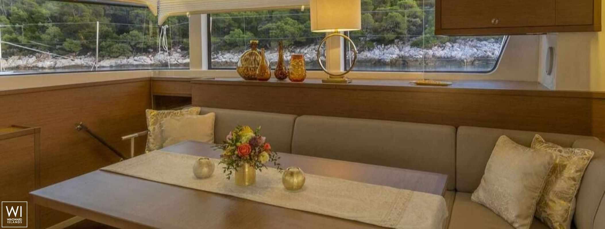 FLO  Lagoon Catamaran Lagoon 52 Interior 13