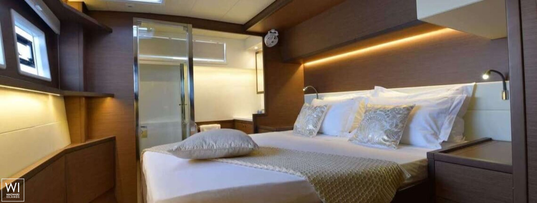 FLO  Lagoon Catamaran Lagoon 52 Interior 14