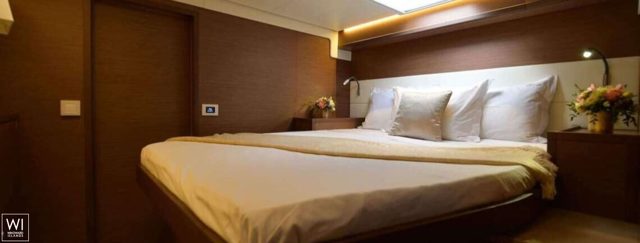 FLO  Lagoon Catamaran Lagoon 52 Interior 12