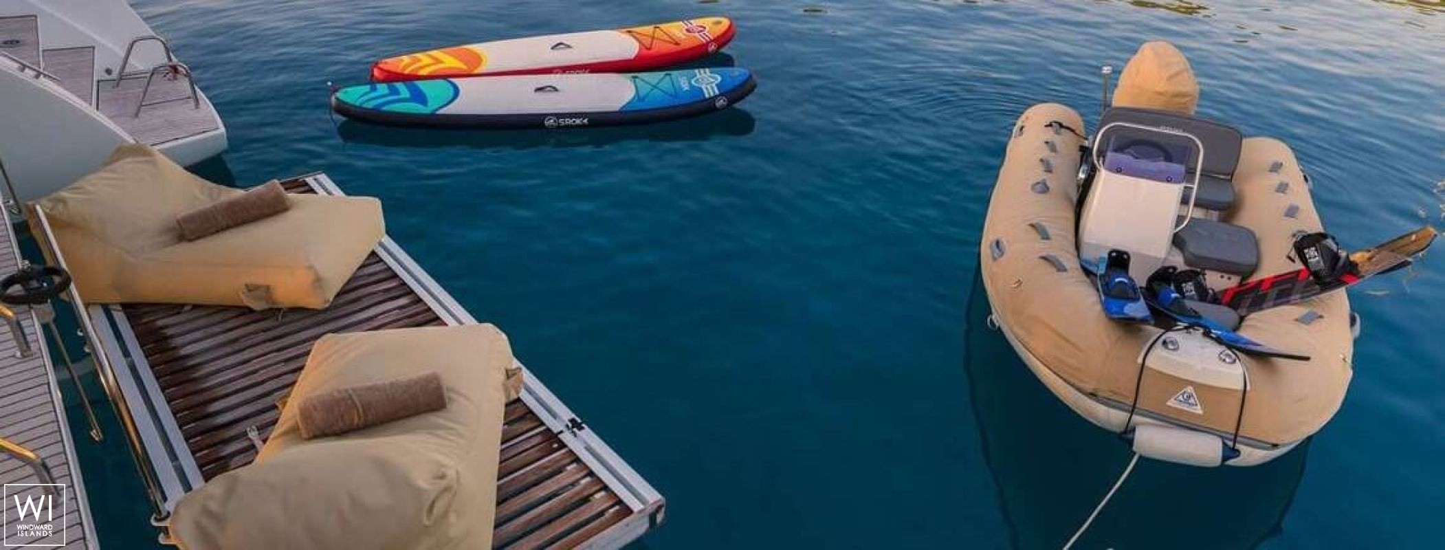 FLO  Lagoon Catamaran Lagoon 52 Exterior 8