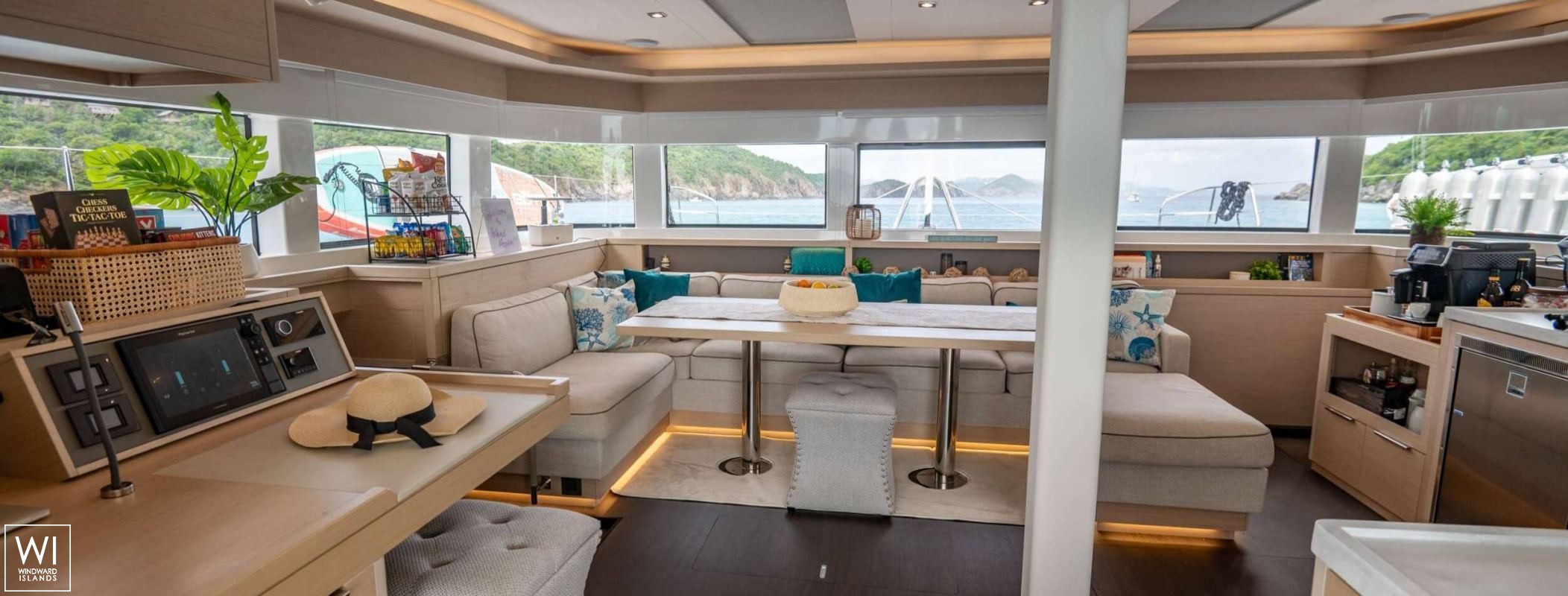 ISLAND HOPPIN'  Lagoon Catamaran Lagoon 52 Interior 17