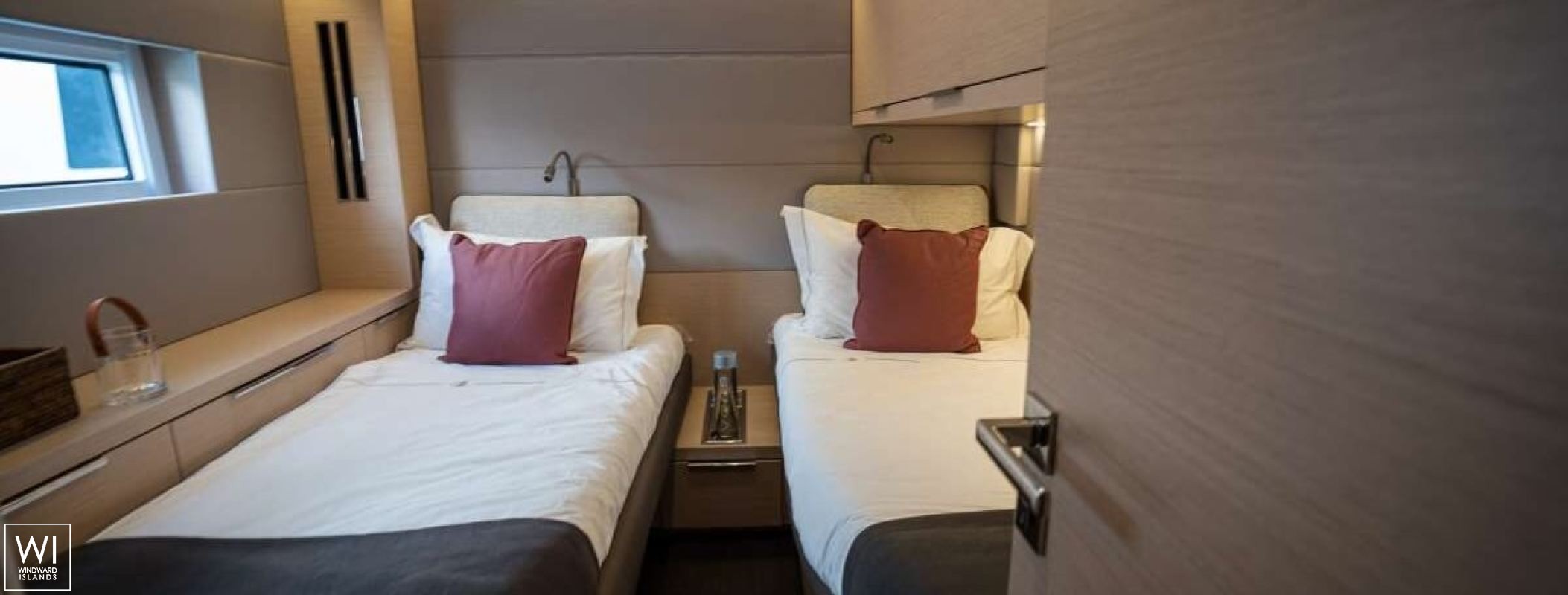 ISLAND HOPPIN'  Lagoon Catamaran Lagoon 52 Interior 19