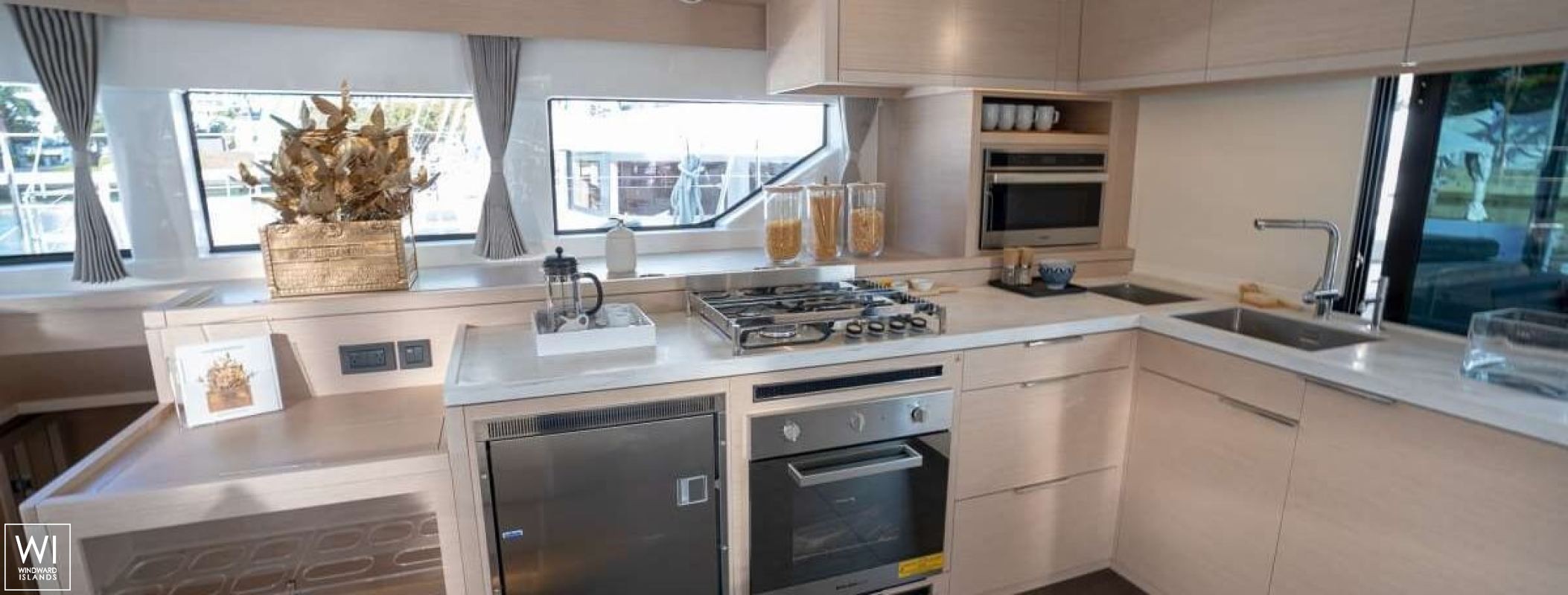 ISLAND HOPPIN'  Lagoon Catamaran Lagoon 52 Interior 21