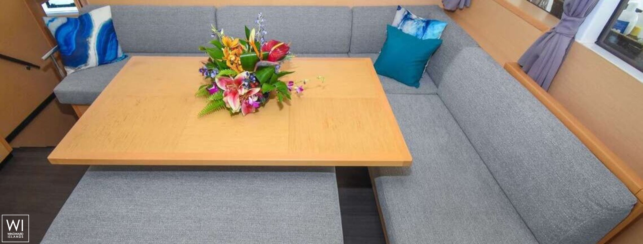 SHANGRI LA   Lagoon Catamaran Lagoon 52 Interior 11