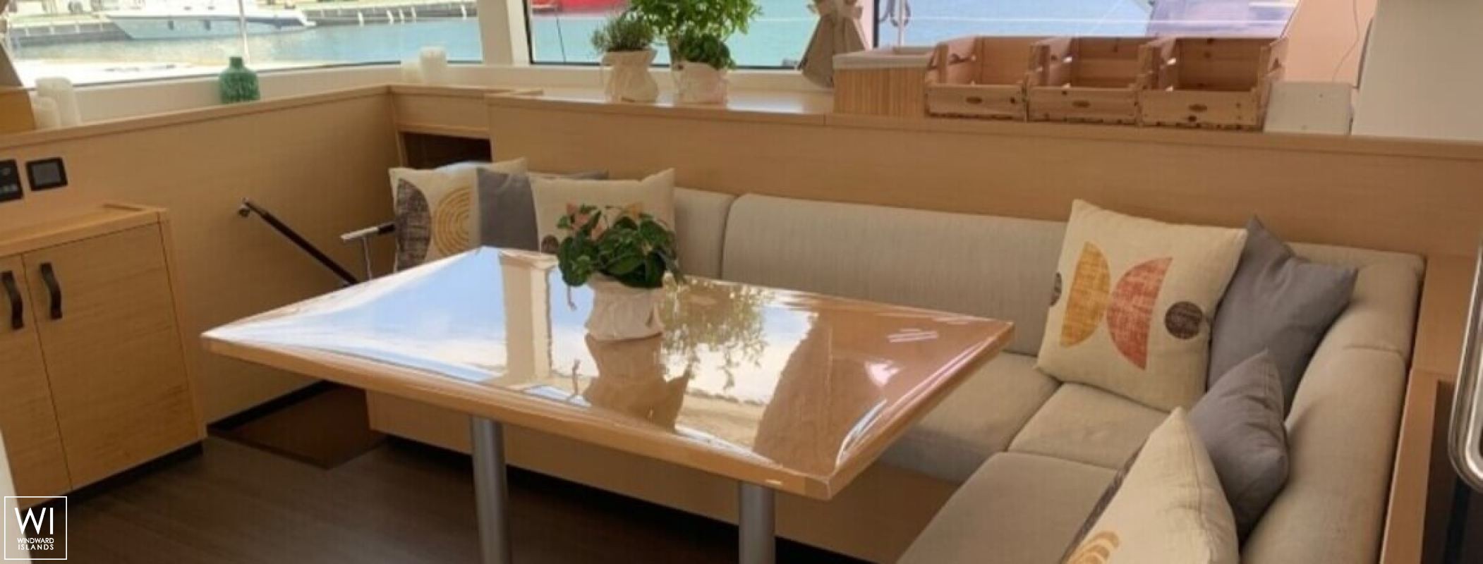 GOA 10  Lagoon Catamaran Lagoon 52 Interior 15