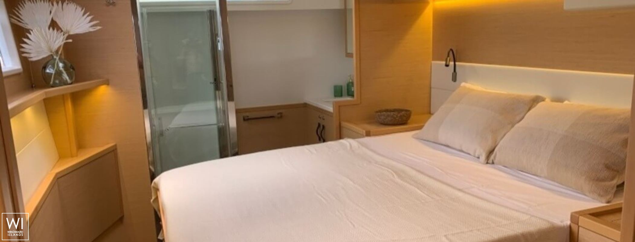 GOA 10  Lagoon Catamaran Lagoon 52 Interior 18