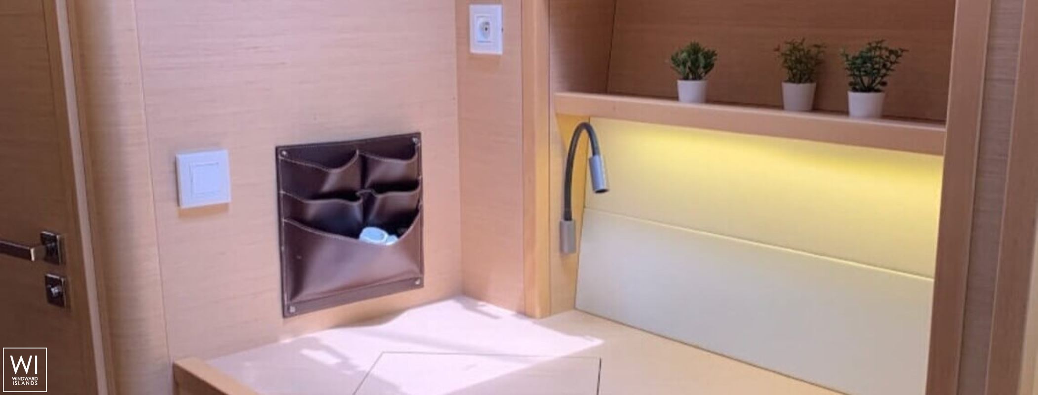 GOA 10  Lagoon Catamaran Lagoon 52 Interior 20