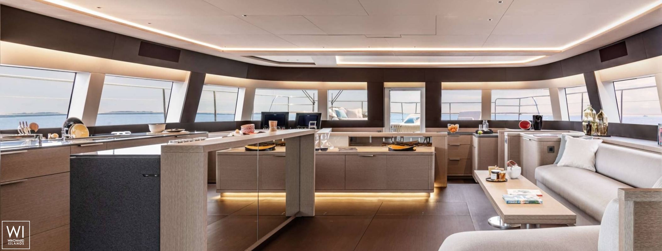 SIETE MARES  Lagoon Catamaran Power 78 Interior 1