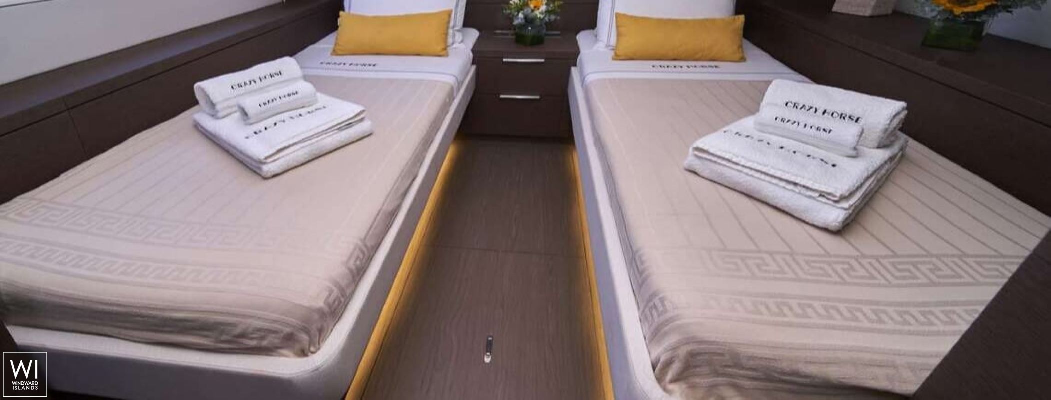 CRAZY HORSE  Lagoon Catamaran Power 78 Interior 1