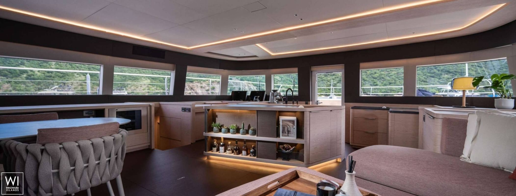 SIETE MARES  Lagoon Catamaran Power 78 Interior 16