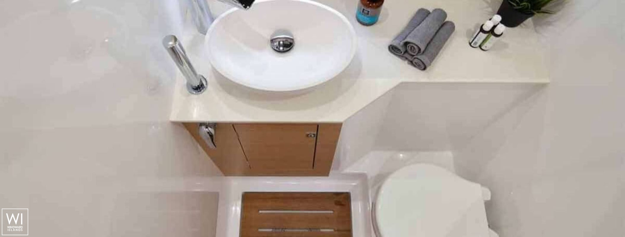 JOVY  Dufour Yachts Catamaran 48 Interior 1
