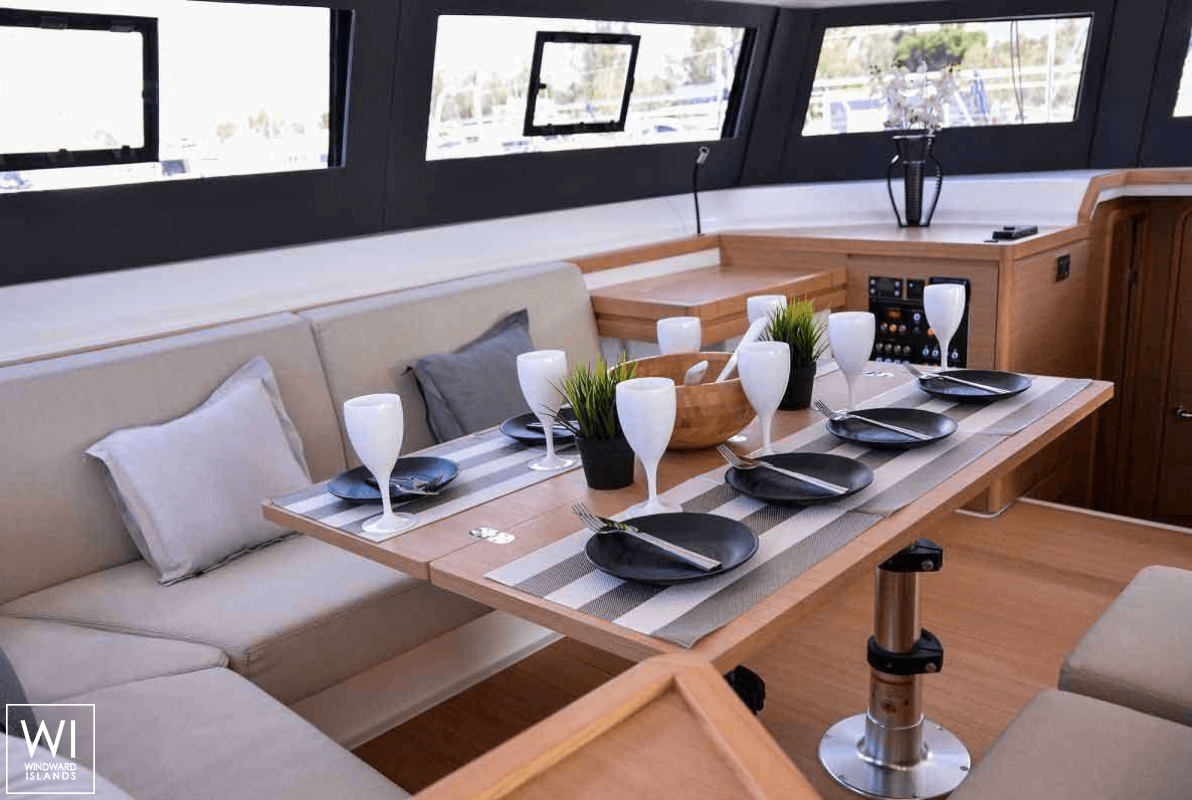 JOVY  Dufour Yachts Dufour 48 Interior 7