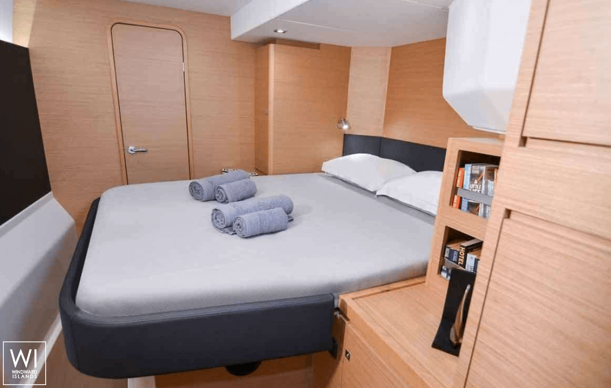 JOVY  Dufour Yachts Dufour 48 Interior 9