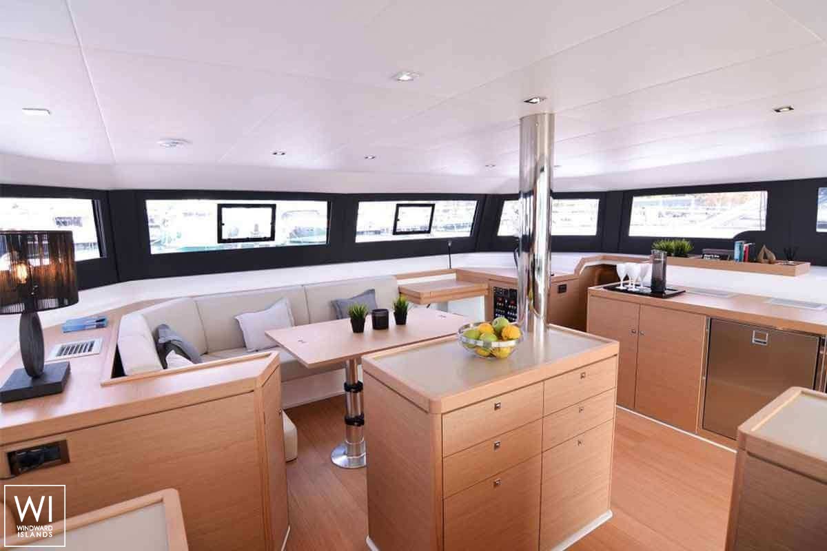 JOVY  Dufour Yachts Dufour 48 Interior 11