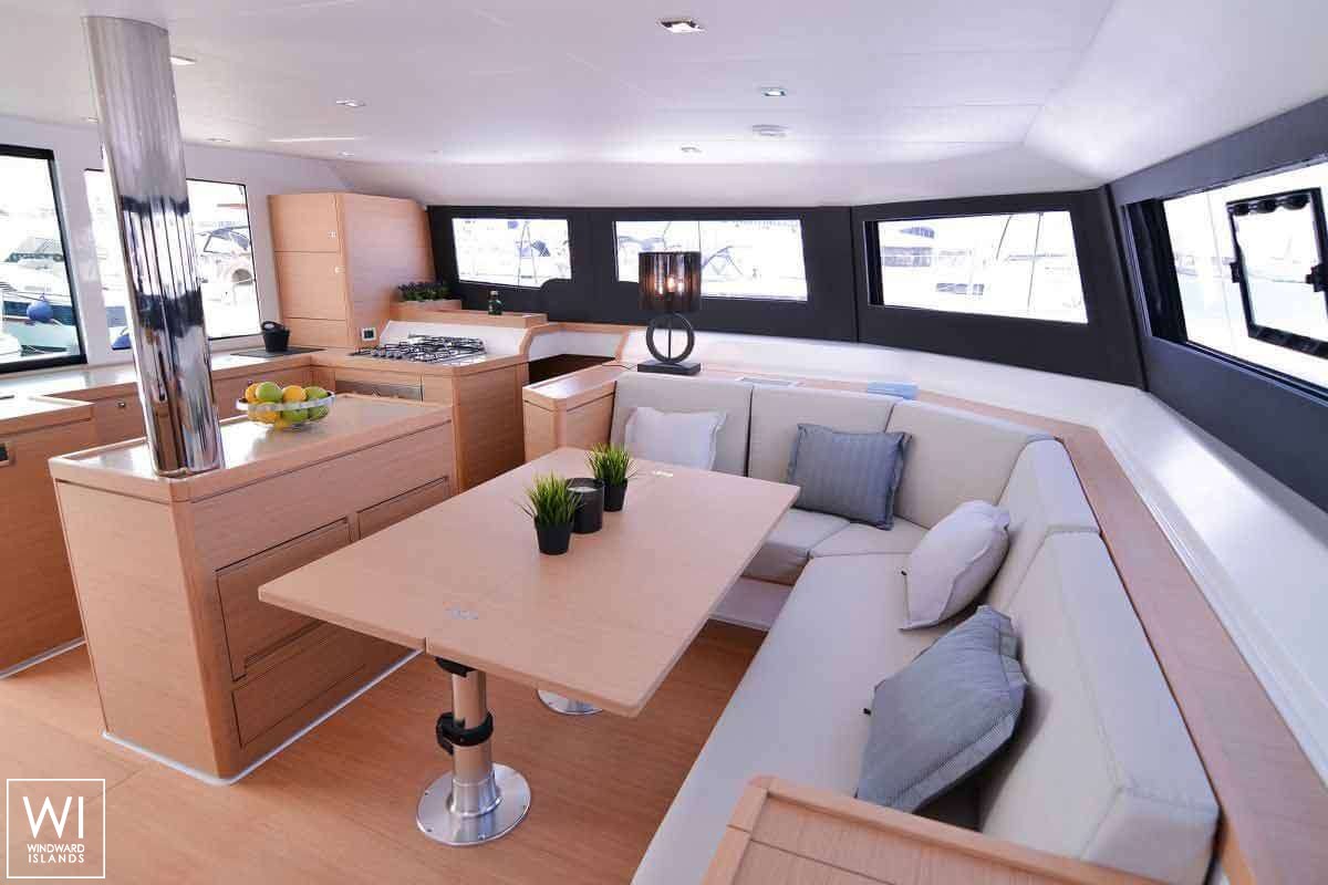 JOVY  Dufour Yachts Dufour 48 Interior 12