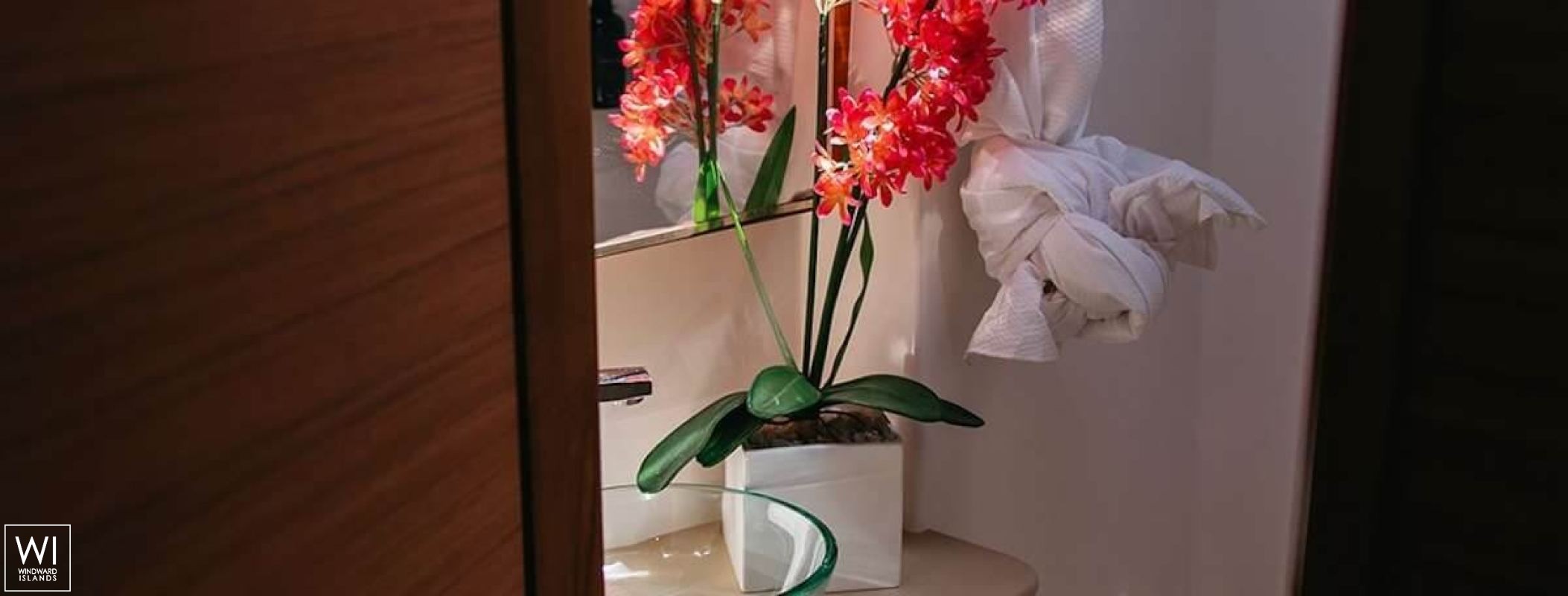 Aquanimity  Dufour Yachts Dufour 48 Interior 20