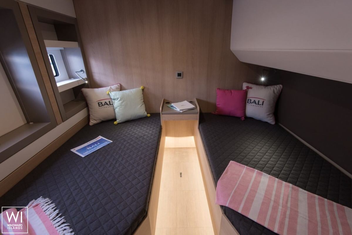 Bali 5.4 Catana Catamaran Interior 6