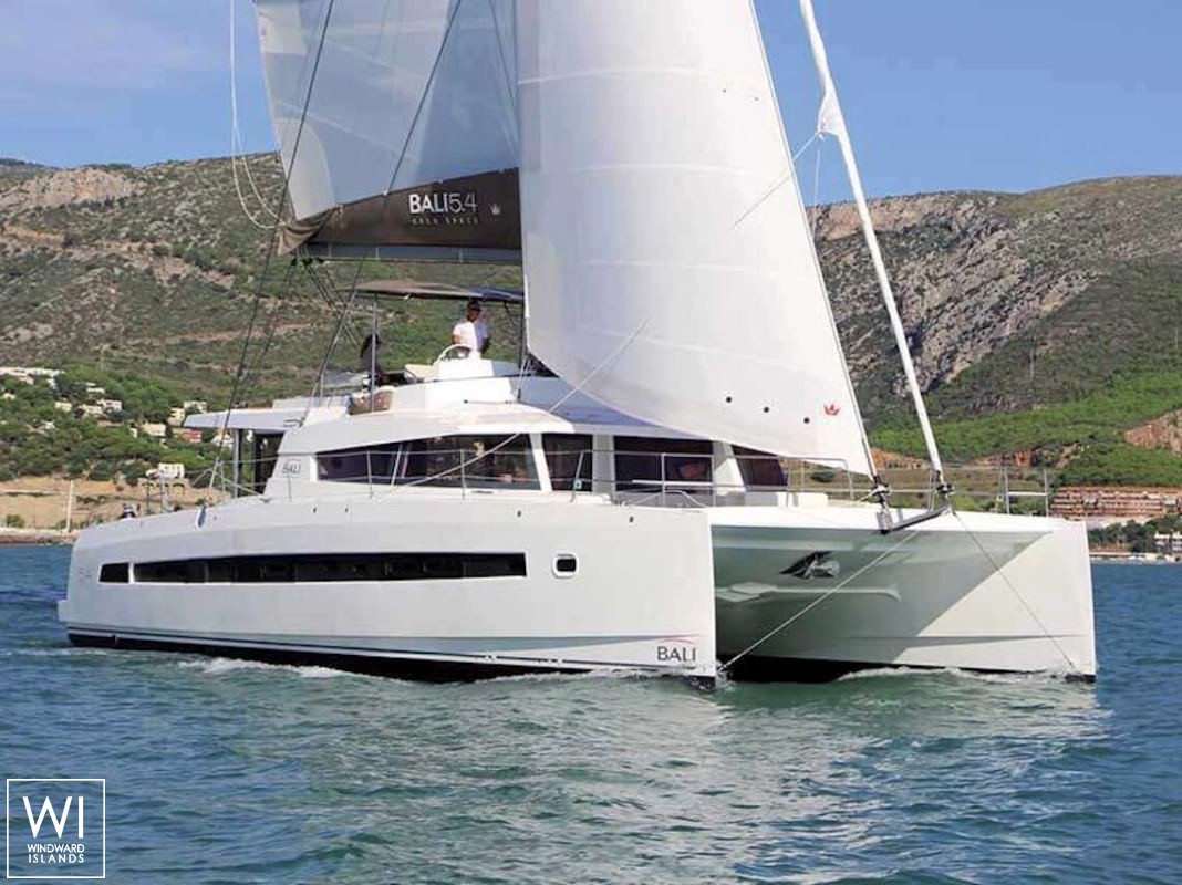 Bali 5.4 Catana Catamaran Exterior 1