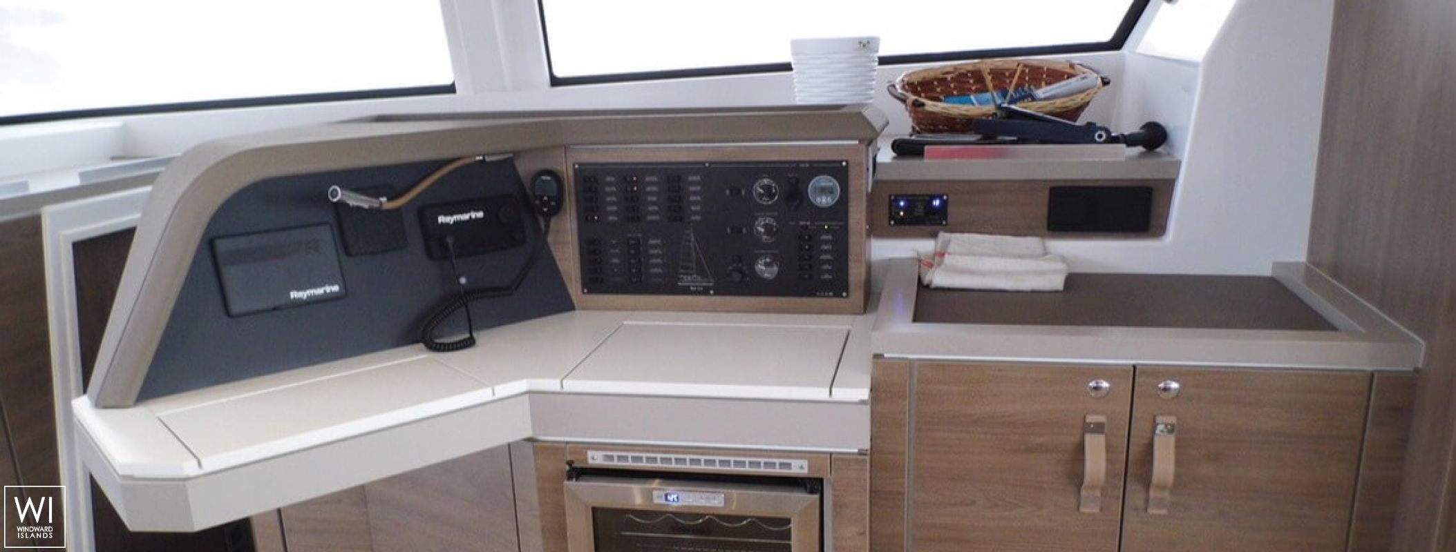 KOH-I NOOR  Catana Catamaran Bali 5.4 Interior 1