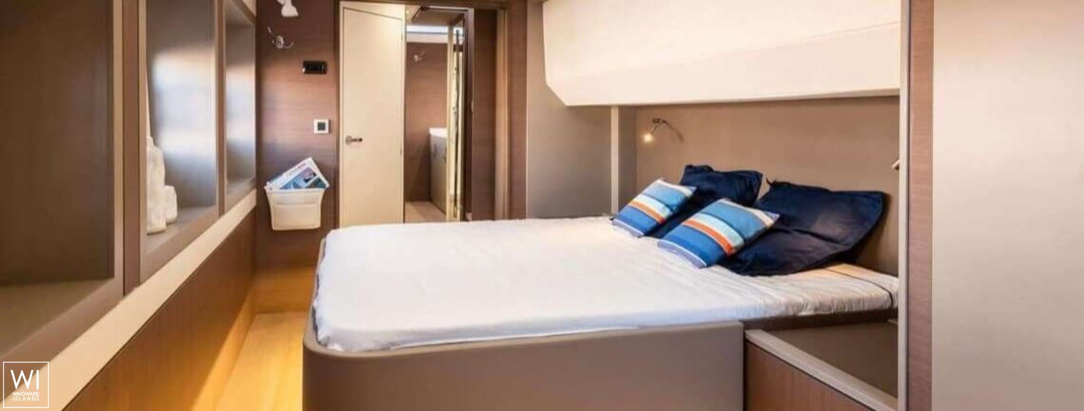 MIM OCEAN 3  Catana Catamaran Bali 5.4 Interior 1