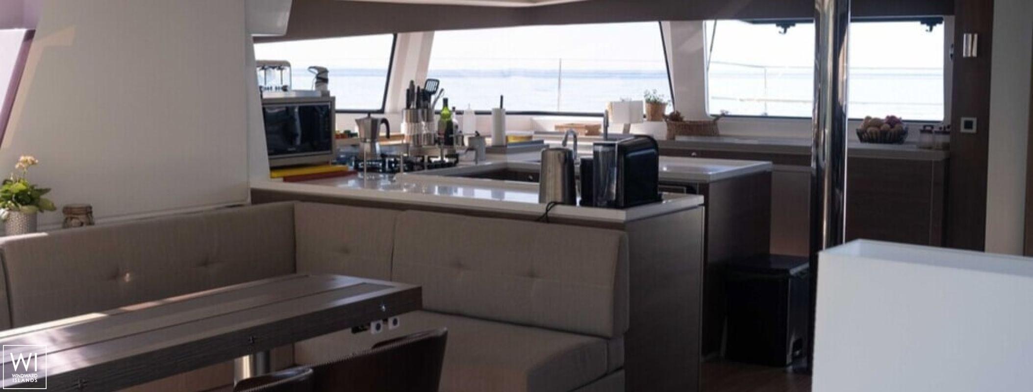 MIM OCEAN 3  Catana Catamaran Bali 5.4 Interior 1