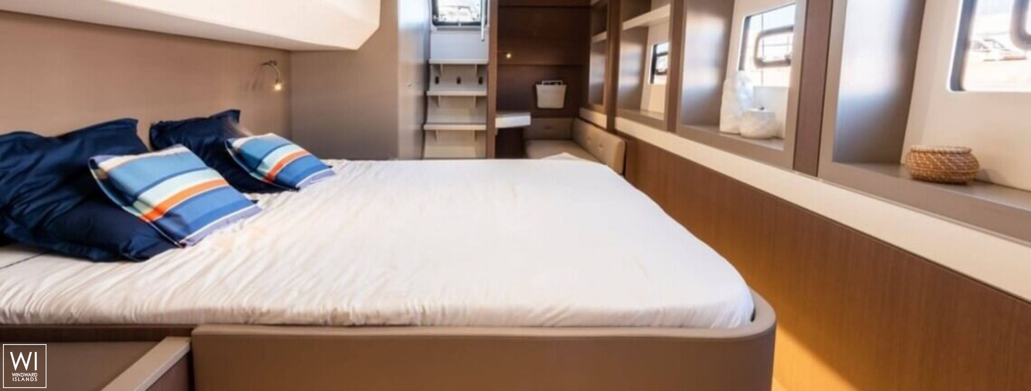 MIM OCEAN 3  Catana Catamaran Bali 5.4 Interior 1