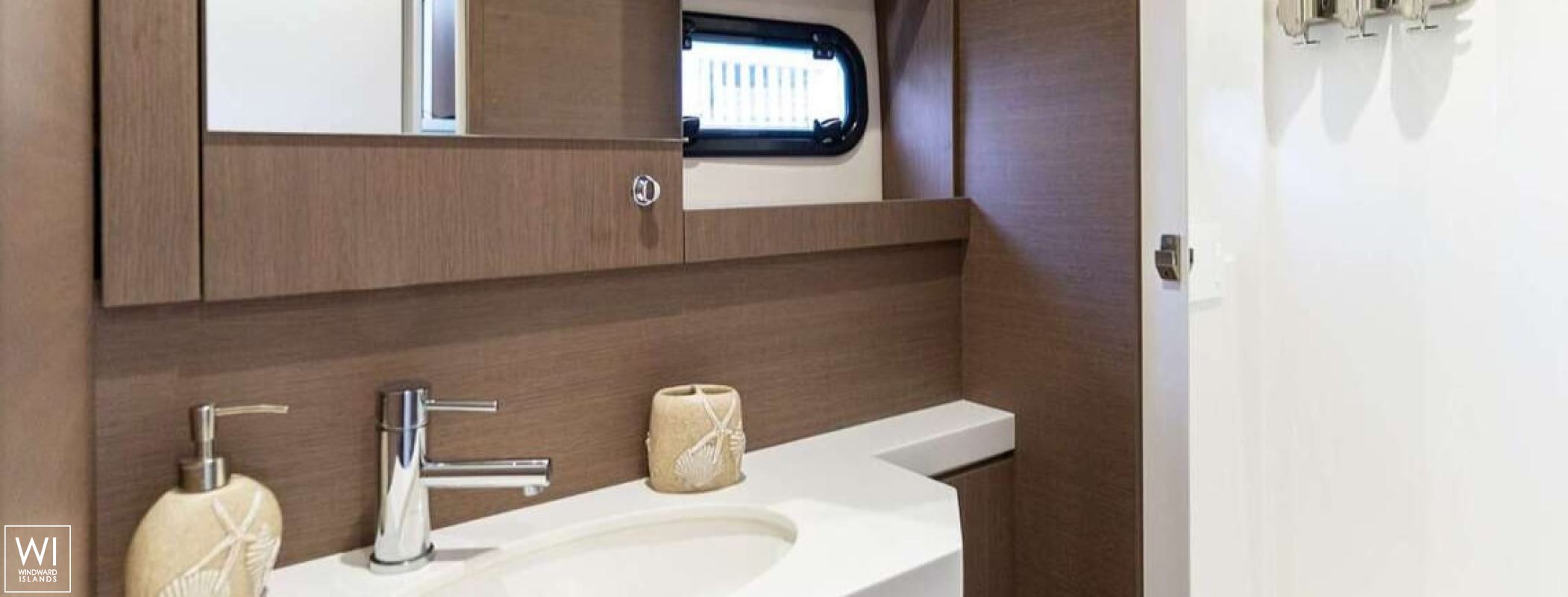 BIG NAUTI  Catana Catamaran Bali 5.4 Interior 18