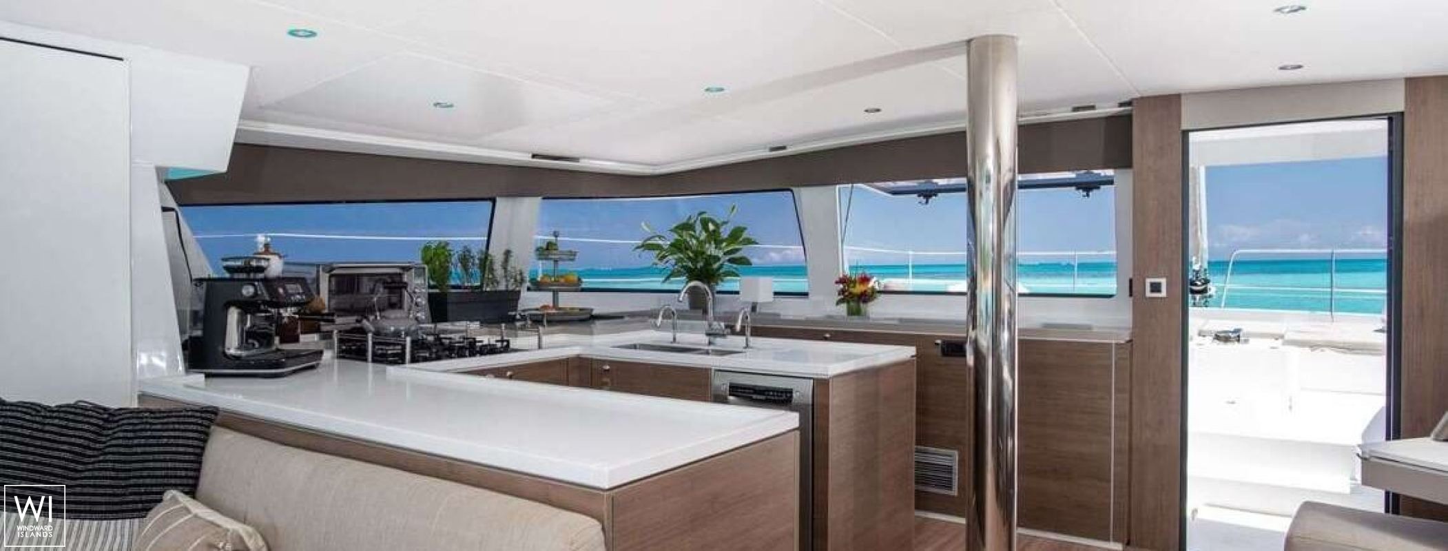 Location  Catana Catamaran Bali 5.4 Interior 18