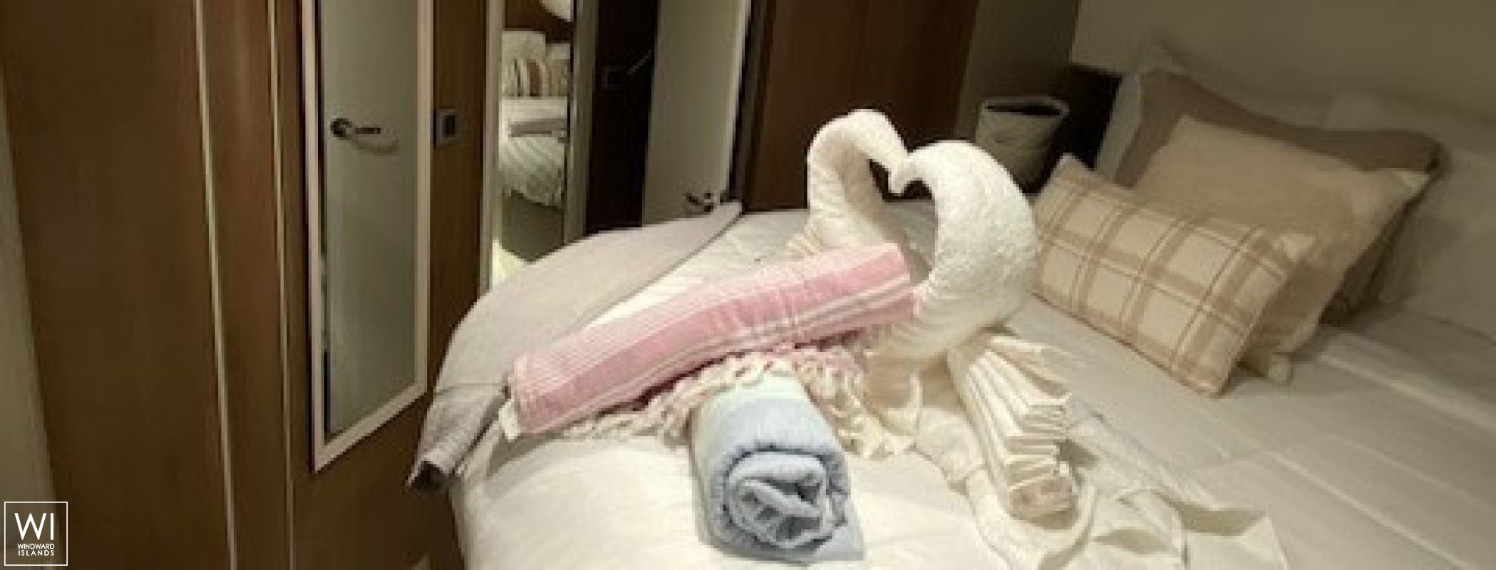 SEA BREEZE - FF  Catana Catamaran Bali 5.4 Interior 6