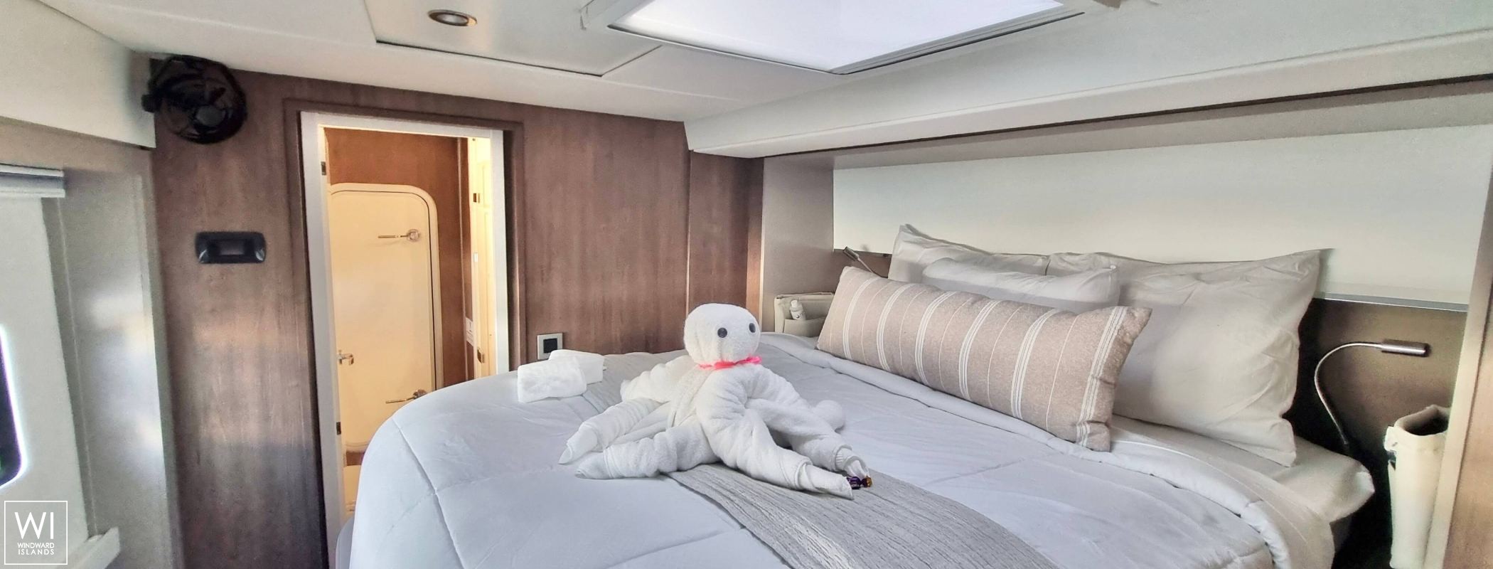 SEA BREEZE - FF  Catana Catamaran Bali 5.4 Interior 8