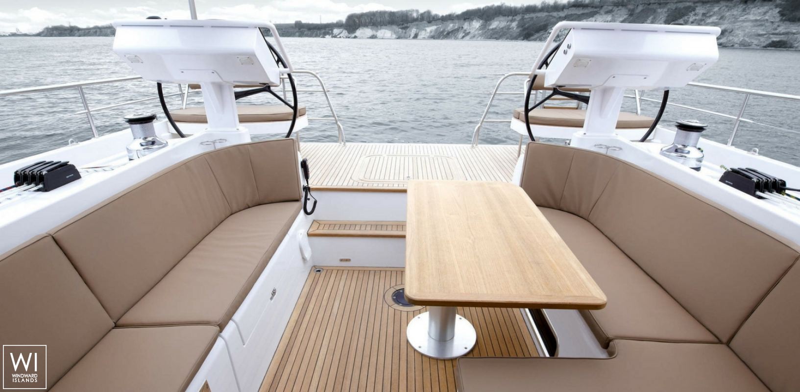 Moody 54DS Moody Yachts Exterior 3