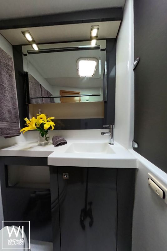 KAILANI   Fountaine Pajot Helia 44 Interior 9