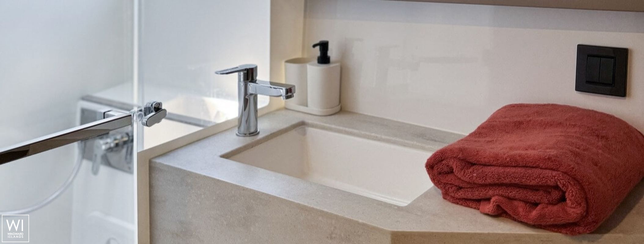 YOFF  Lagoon Catamaran Lagoon 46 Interior 1