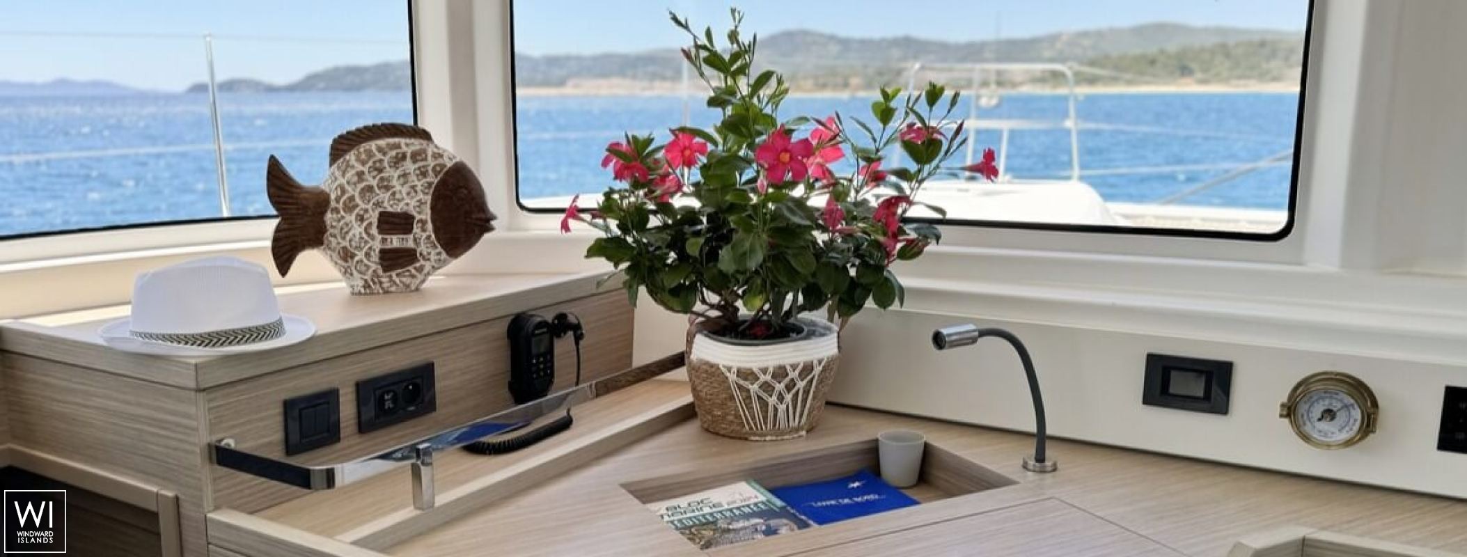 YOFF  Lagoon Catamaran Lagoon 46 Interior 7
