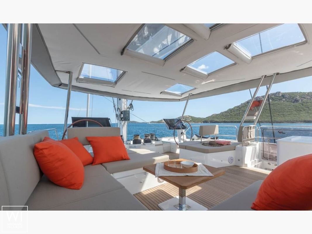 Floramye  Fountaine Pajot Alegria 67 Interior 10