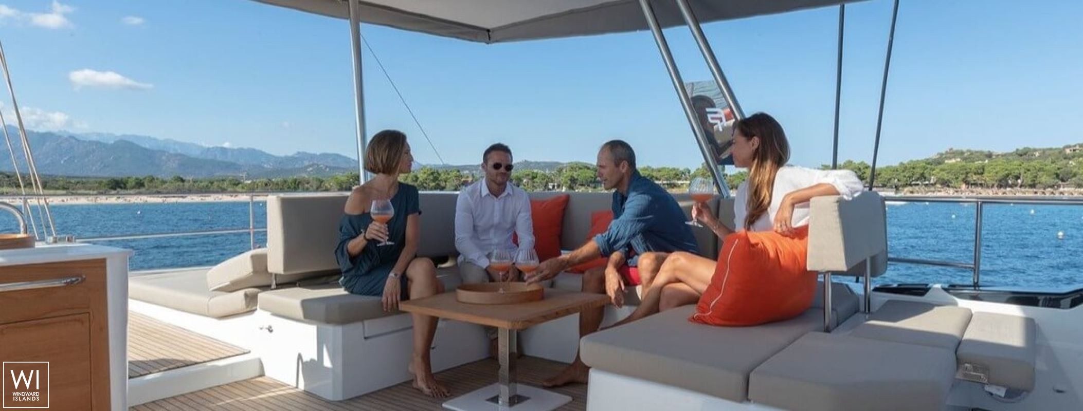 AQUA TIKI III   Fountaine Pajot Alegria 67 Exterior 8
