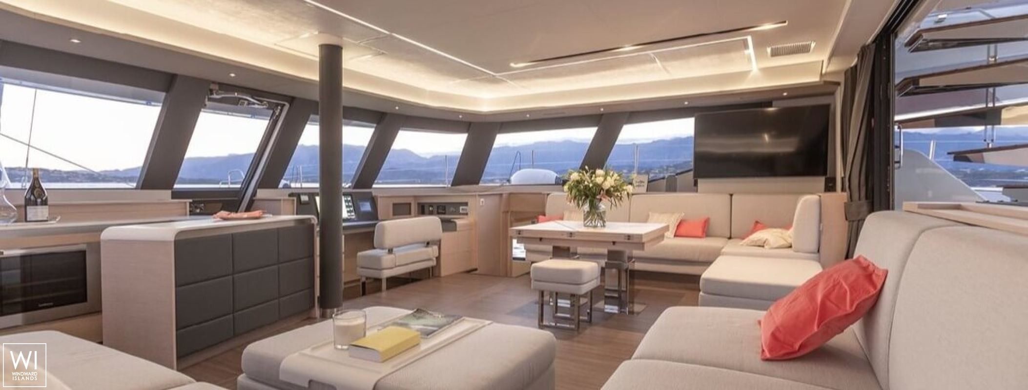 AQUA TIKI III   Fountaine Pajot Alegria 67 Interior 15