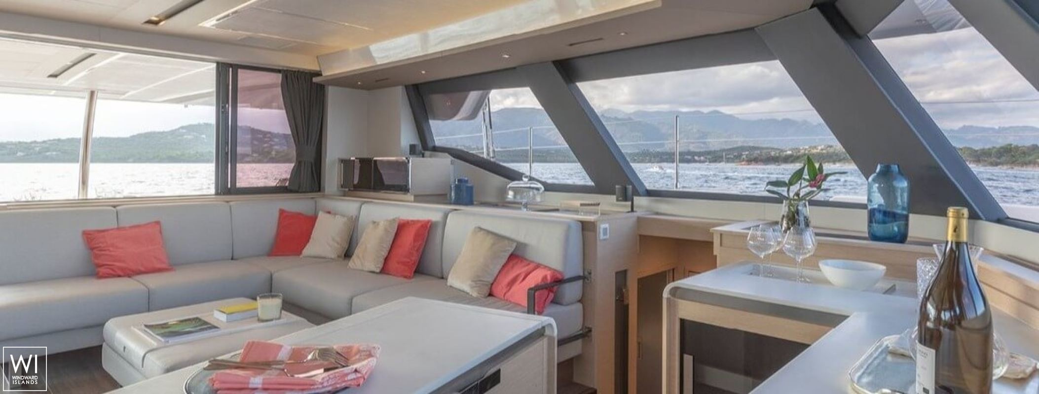 AQUA TIKI III   Fountaine Pajot Alegria 67 Interior 16