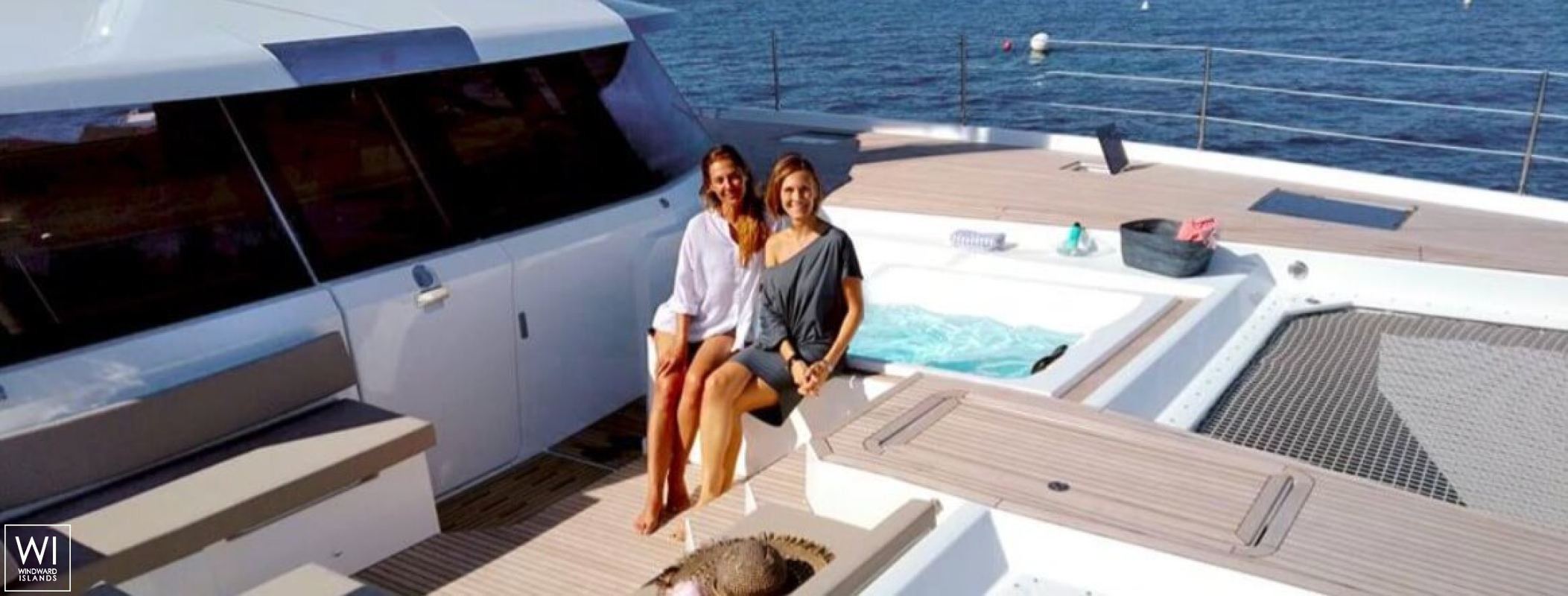 AQUA TIKI III   Fountaine Pajot Alegria 67 Exterior 11