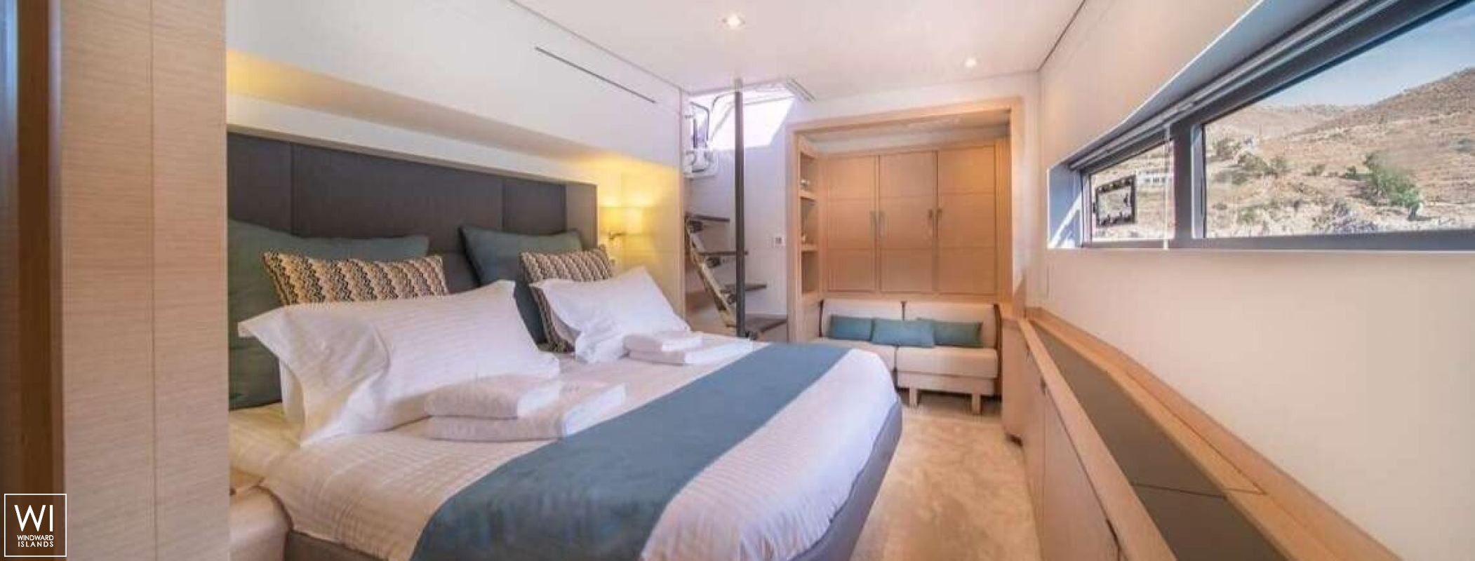 AETHER (ex NUMBER ONE) Fountaine Pajot Alegria 67 Interior 14