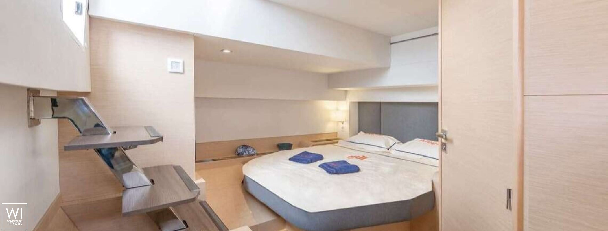 INSPIRANTE  Fountaine Pajot Alegria 67 Interior 16