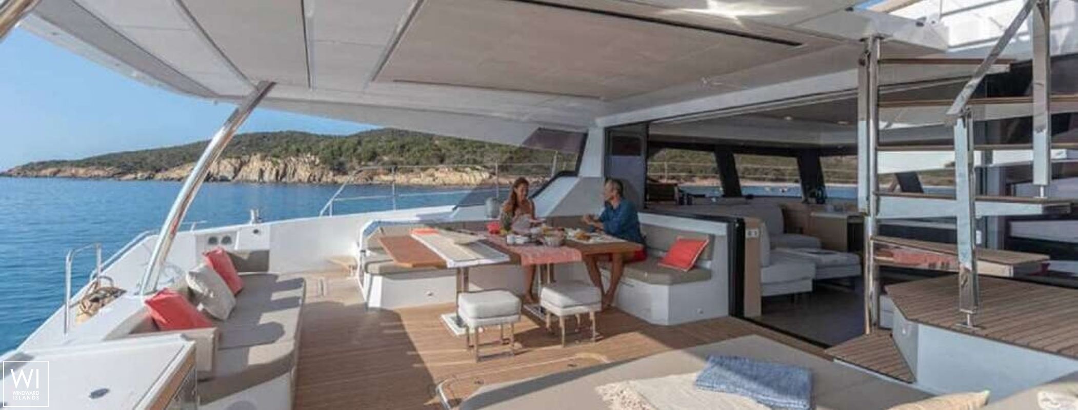 LOOMA  Fountaine Pajot Alegria 67 Exterior 5